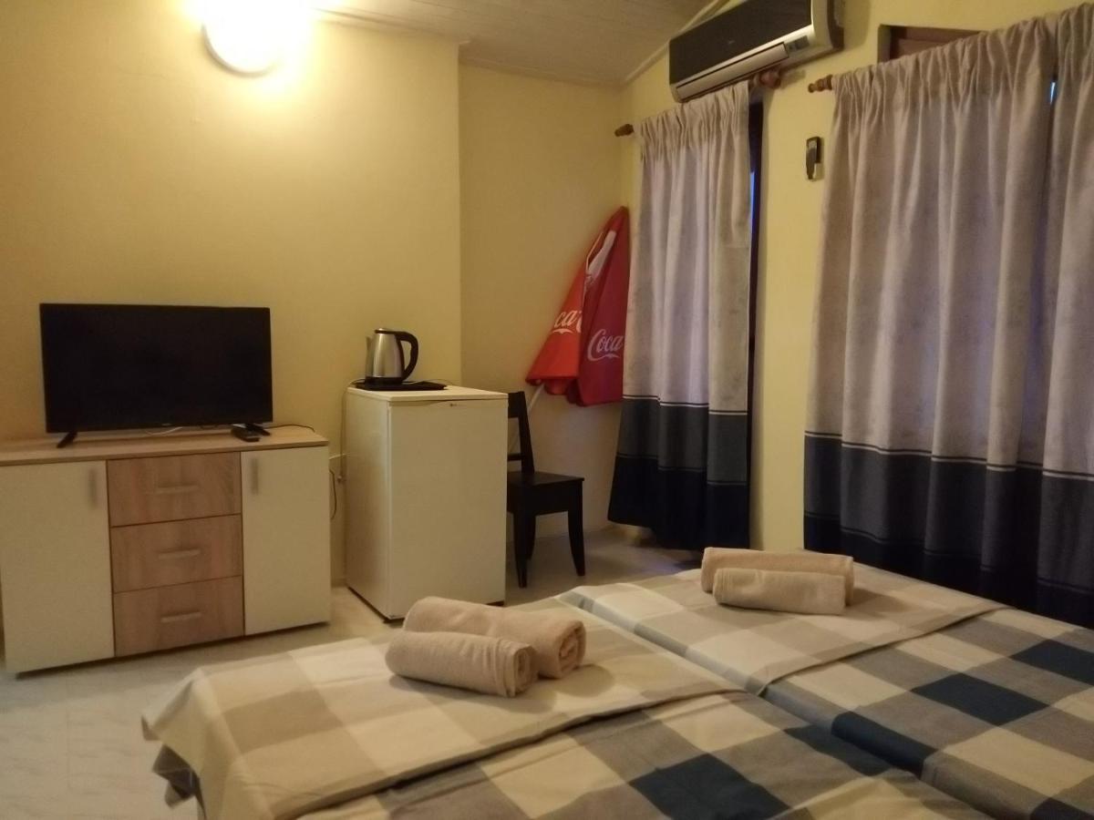 Guesthouse Oasis Kiten  Bagian luar foto